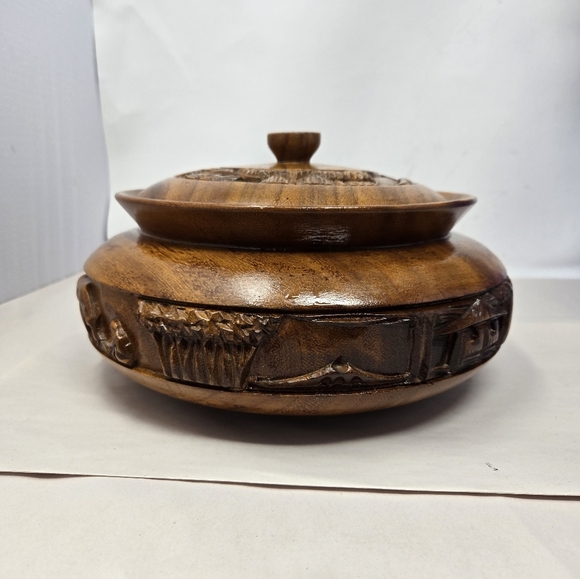 Beautifully Hand Carved 1969 Wood Bowl With Lid Asian Philippines Farm Life - Picture 5 of 15